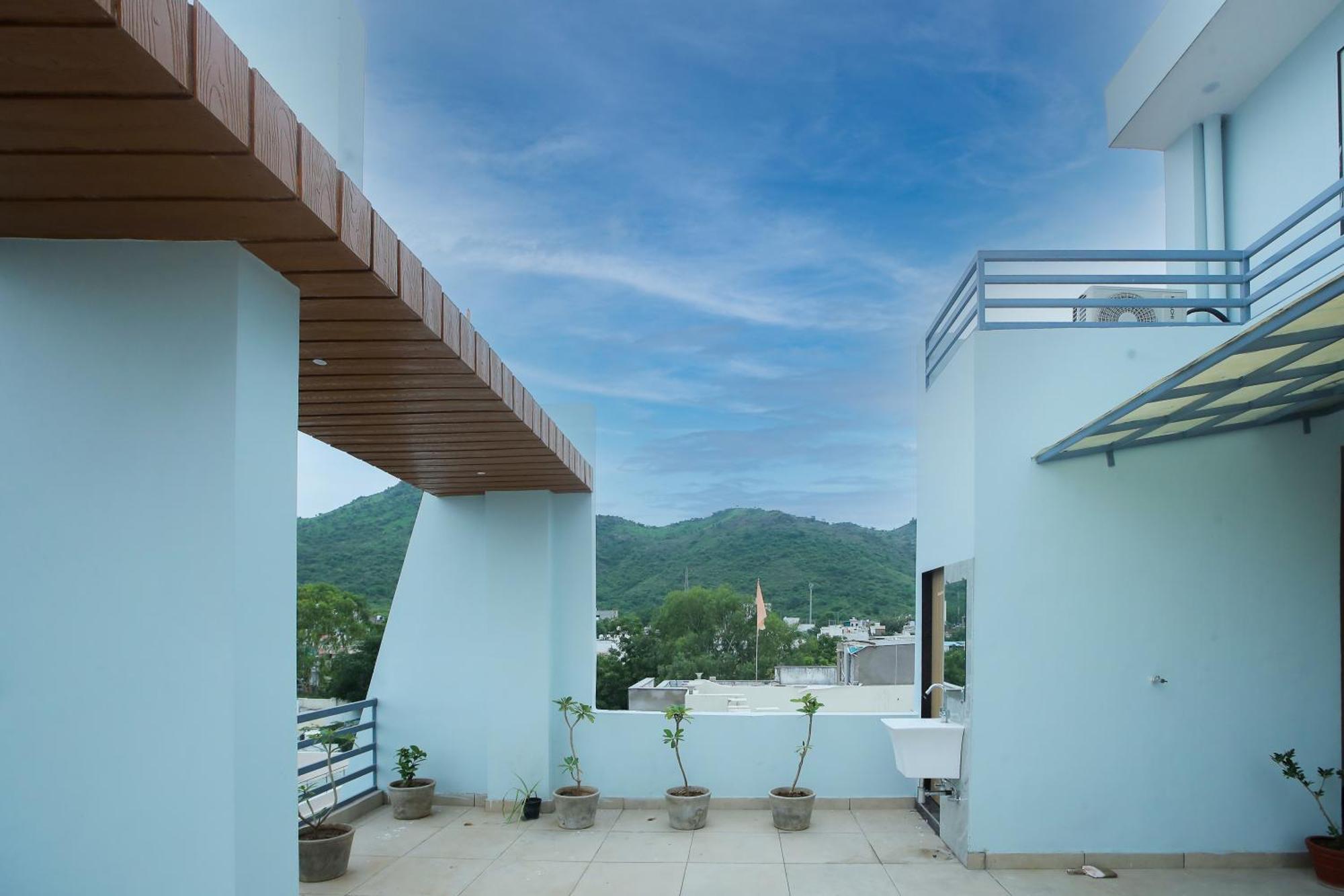 Апарт отель Chitrakoot Residency Удайпур Экстерьер фото